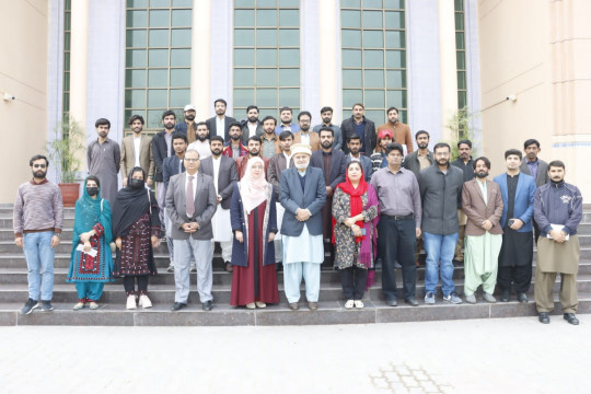 Cheques Distribution Ceremony of BEEF Scholarship in the Baghdad-ul-Jadeed Campus, IUB