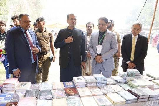 Inauguration of Books Exhibition at Baghdad-ul-Jadeed Campus, IUB (بسلسلہ دس روزہ جشن خودی یوم اقبال)