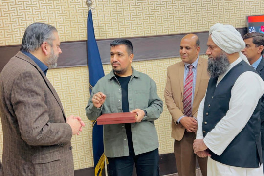 Turkish Professor Dr. Ali Karakas visited IUB and met Vice Chancellor Prof. Dr. Muhammad Kamran