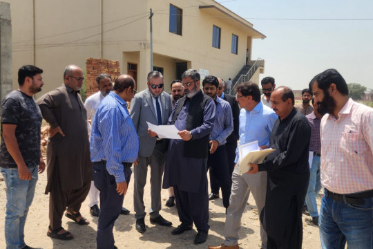 Worthy Vice Chancellor Prof. Dr. Muhammad Kamran visits Mini Market at Baghdad-ul-Jadeed Campus
