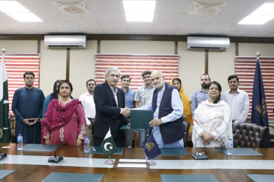 MoU sign between IUB and PILDAT