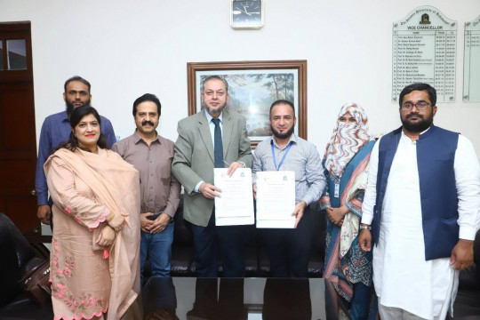MOU was signed between Kashaf Diagnostic Laboratory and The Islamia University of Bahawalpur.