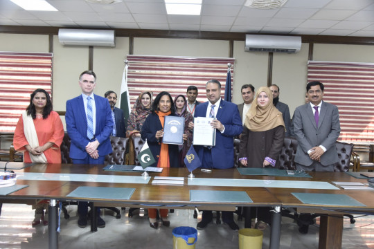 IUB signed MoU with Women University Swabi