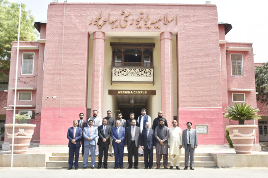 Honorable Chairman Punjab Higher Education Commission-PHEC Prof. Dr. Shahid Munir visited IUB