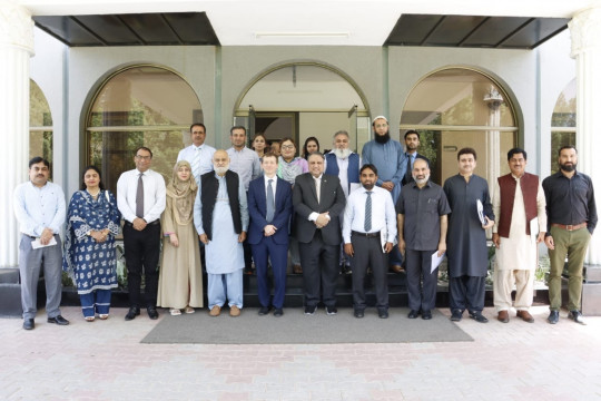 Honorable Director British Council Mr. Micheal Houlgate visited IUB