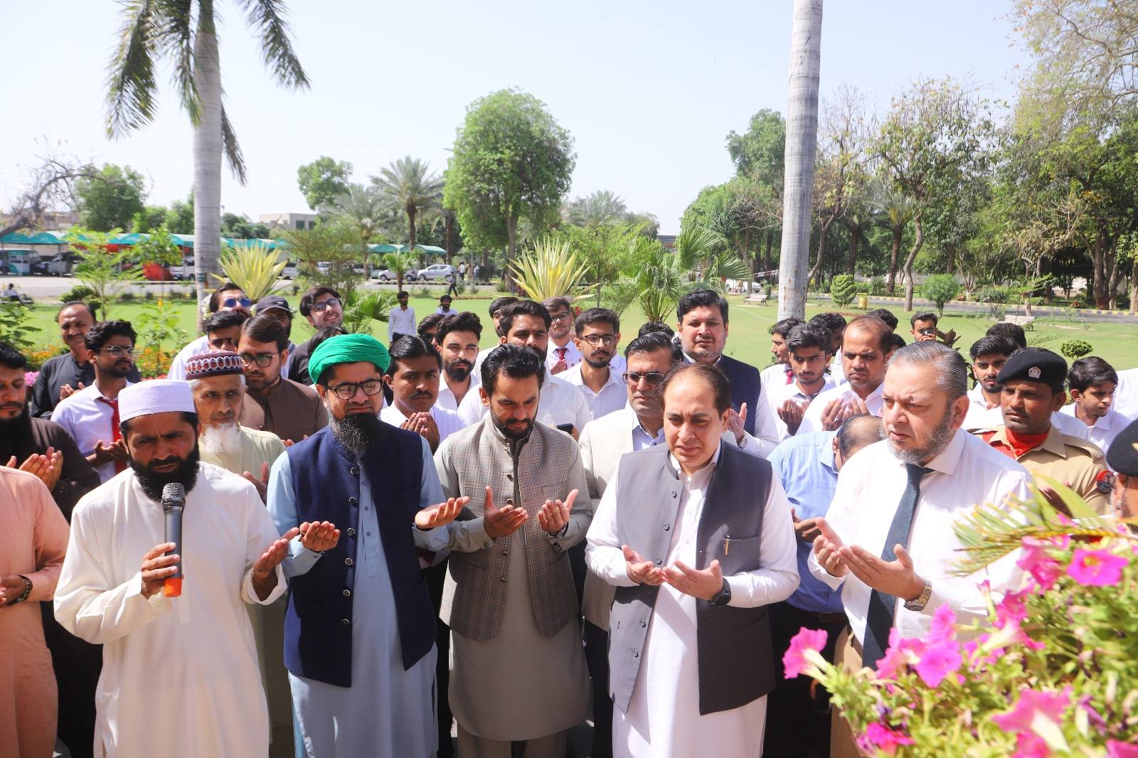 Flag hosting ceremony at the IUB on completion of one year of Kamyab Mark-e-Haq Bunyan-ul-Marsoos.