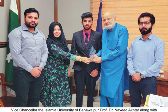 VC IUB Professor Dr Naveed Akhtar congratulated Abdul Manaf Sukhira for winning multiple Ramazan quiz competitions