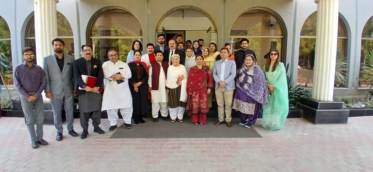 IUB hosted a seminar with renowned artist Uzma Gilani titled "A Blend of Voice and Heritage."