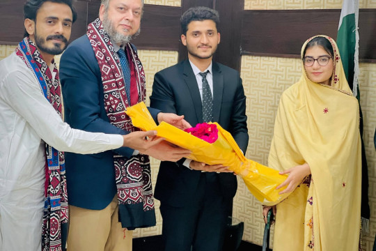 IUB students who belong to Sindh province met with Vice Chancellor Prof. Dr. Muhammad Kamran.