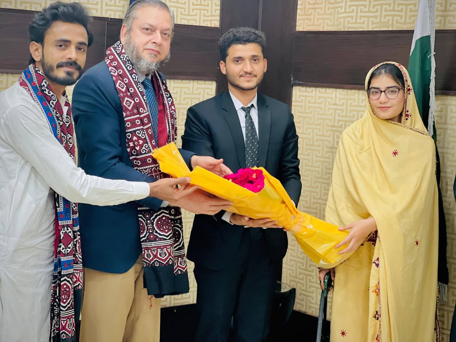 #iub-students-who-belong-to-sindh-province-met-with-vice-chancellor-prof-dr-muhammad-kamran IUB students who belong to Sindh province met with Vice Chancellor Prof. Dr. Muhammad Kamran.