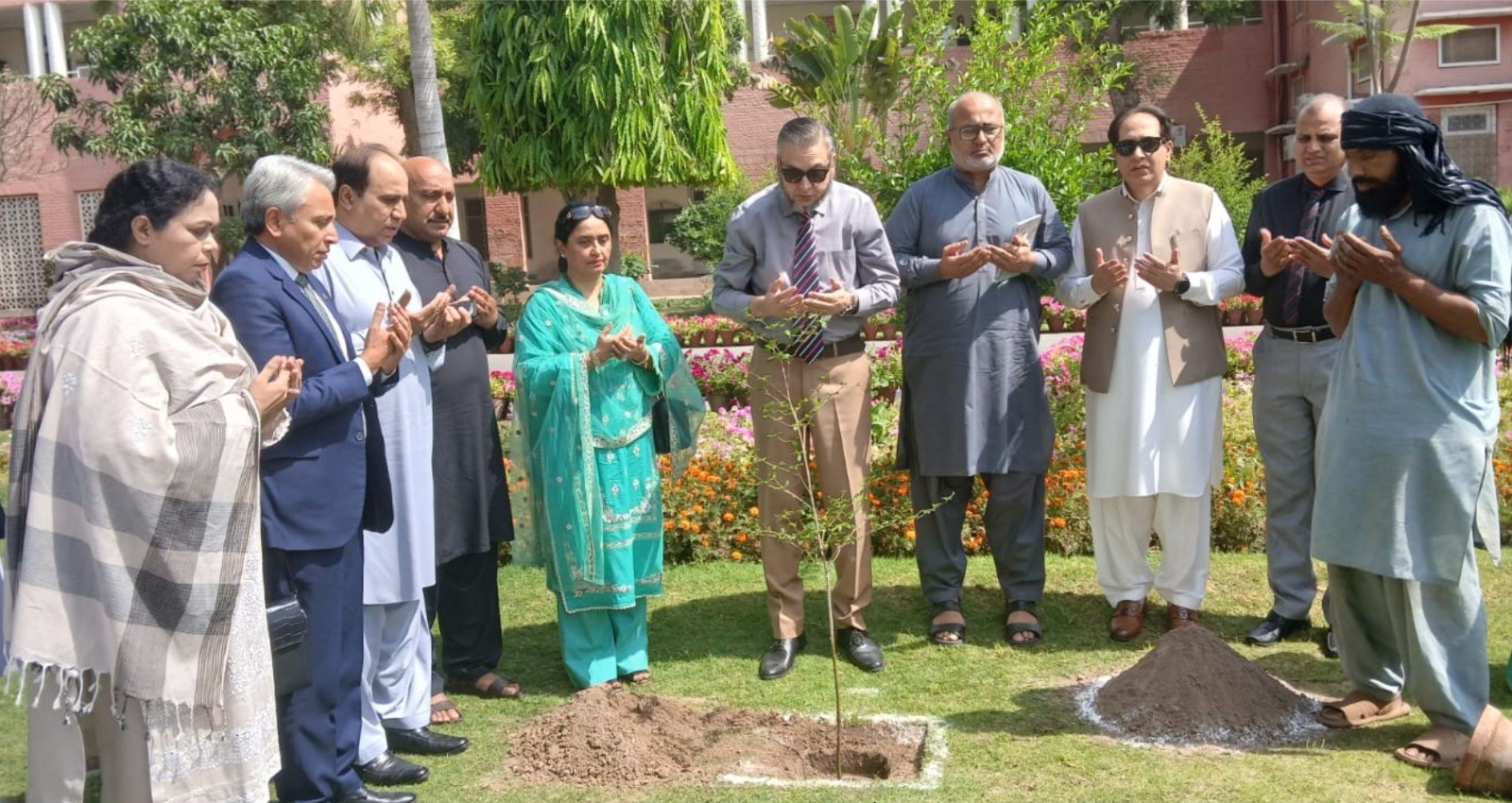 FDO delegation and Deputy District officer of Social Welfare and Bait ul Mal Bahawalpur visited the IUB.