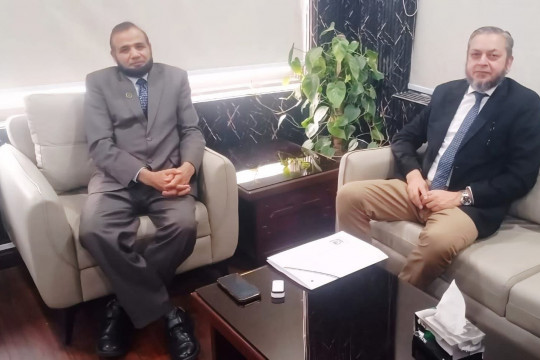 Mr. Ghulam Nabi, DG Finance Division, HEC, and VC Professor Dr. Muhammad Kamran met in Islamabad.
