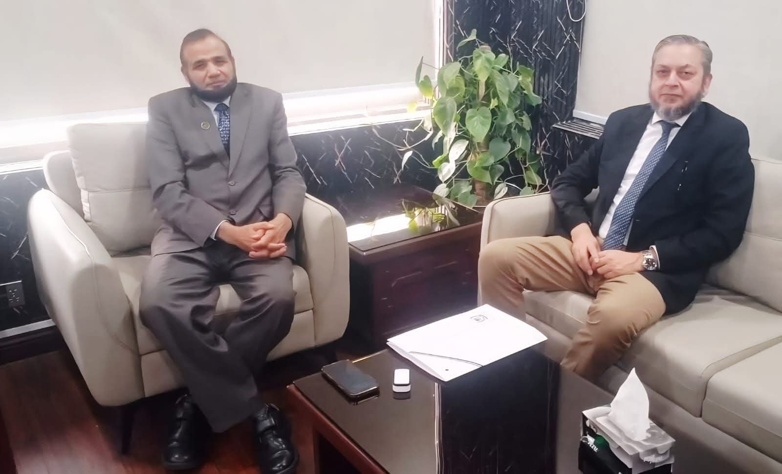 Mr. Ghulam Nabi, DG Finance Division, HEC, and VC Professor Dr. Muhammad Kamran met in Islamabad.
