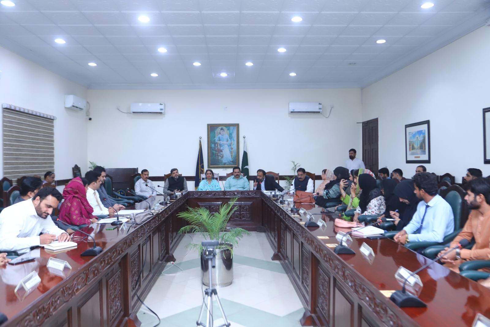 A "Suggestions and Recommendations" discussion was held at IUB to talk about the upcoming federal budget.