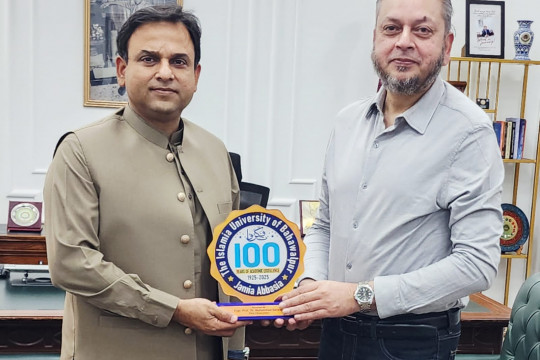 Vice Chancellor Prof. Dr. Muhammad Kamran paid a goodwill visit to Emerson University Multan.