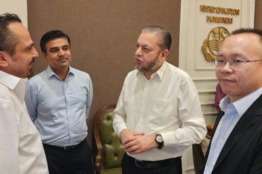 VC Prof. Dr. Muhammad Kamran met Chinese delegation for establishing state-of-the-art AI and STEM labs at IUB