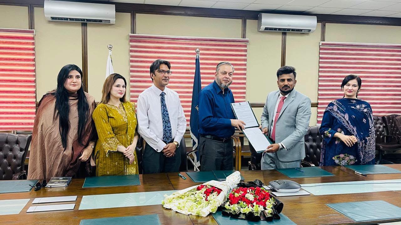 A letter of intent was signed between IUB and local CSS/PMS Academy to strengthen academic collaboration