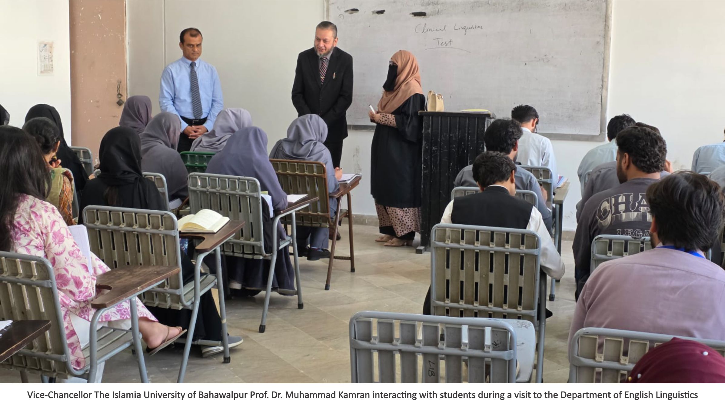 Prof. Dr. Muhammad Kamran VC IUB visited various classes within the Department of English Linguistics