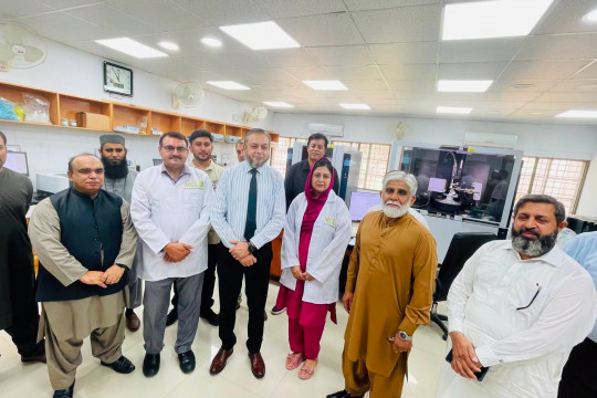 Vice Chancellor Prof. Dr. Muhammad Kamran paid a detailed visit to the Faculty of Chemical and Biological Sciences.