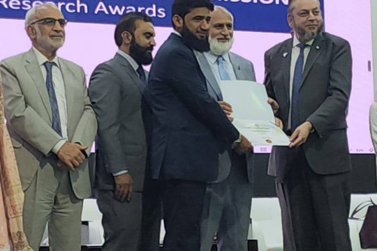 Dr. Khalid Mahmood of IUB has received the Best Young Researcher Award from HEC Pakistan.