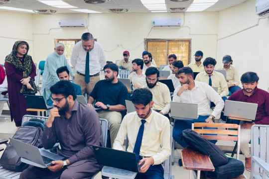 Worthy Vice Chancellor Prof. Dr. Muhammad Kamran observed the Faculty of Computing's academic activities.