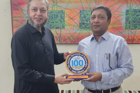 OIC COMSTECH Coordinator General Prof. Dr. M. Iqbal Chaudhry met with Vice Chancellor Prof. Dr. Muhammad Kamran