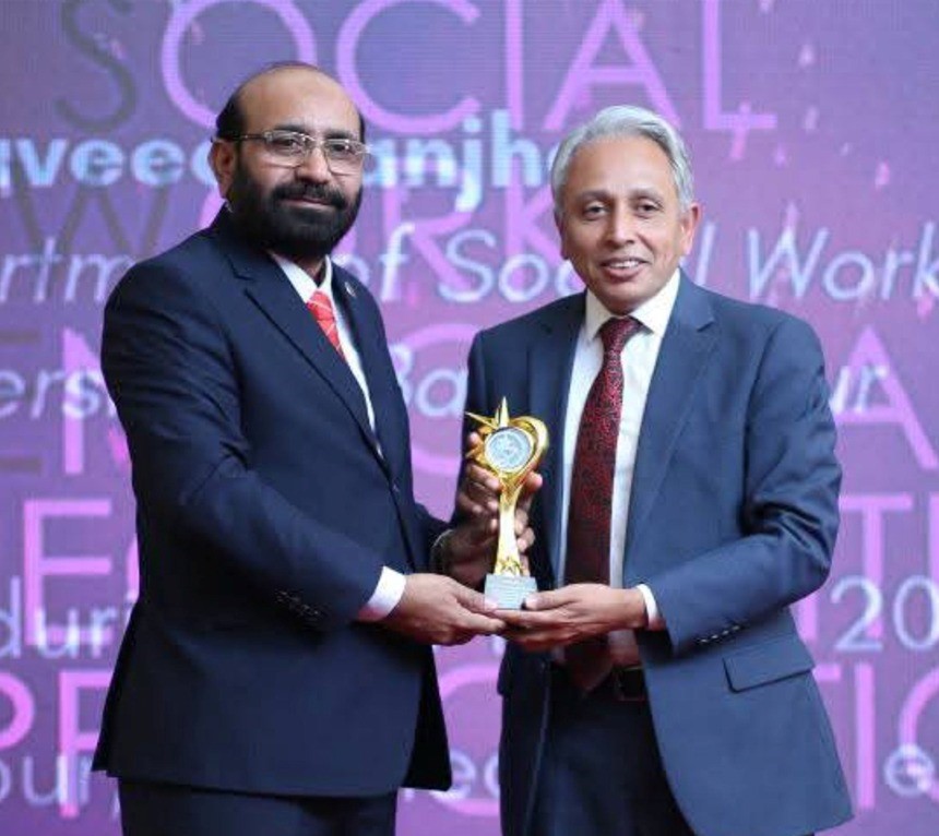 IUB Professor Dr. Asif Naveed Ranjha has been honored with the SWERA Award 2026 by the NGO World.