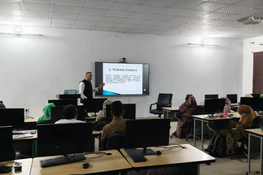 VC Prof. Dr. Muhammad Kamran delivered a special lecture on Outcome Based Education at University of Kamalia.