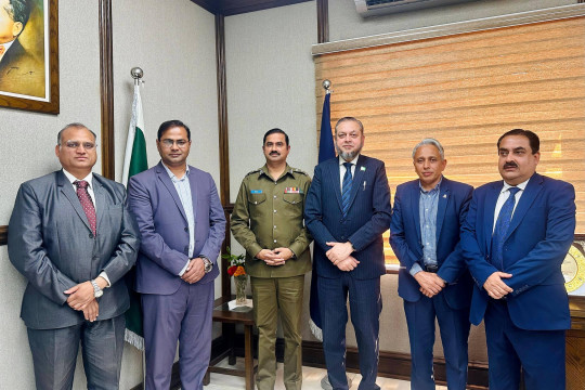 RPO Bahawalpur, DIG Ghazi Muhammad Salahuddin met with Vice Chancellor Prof. Dr. Muhammad Kamran at IUB.