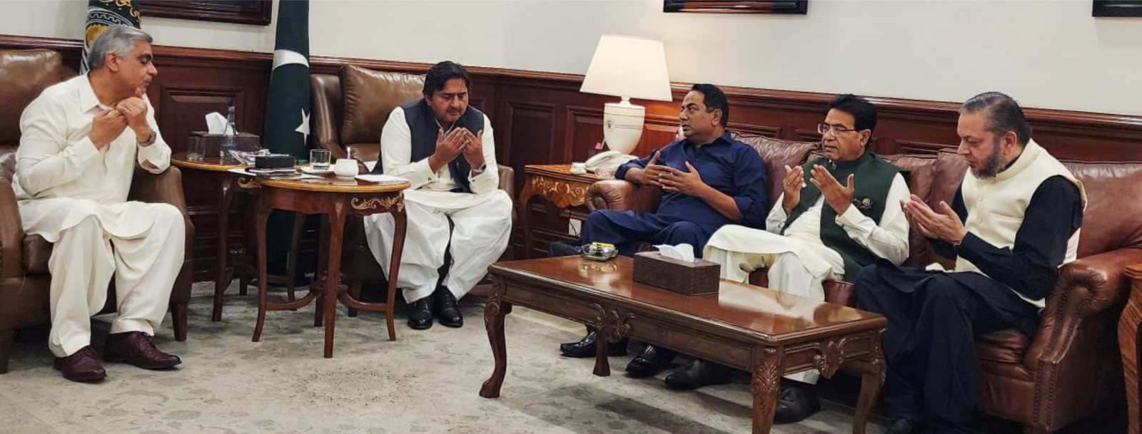 VC IUB Prof. Dr. Muhammad Kamran met Speaker Punjab Assembly to offer condolences on the death of his sister.