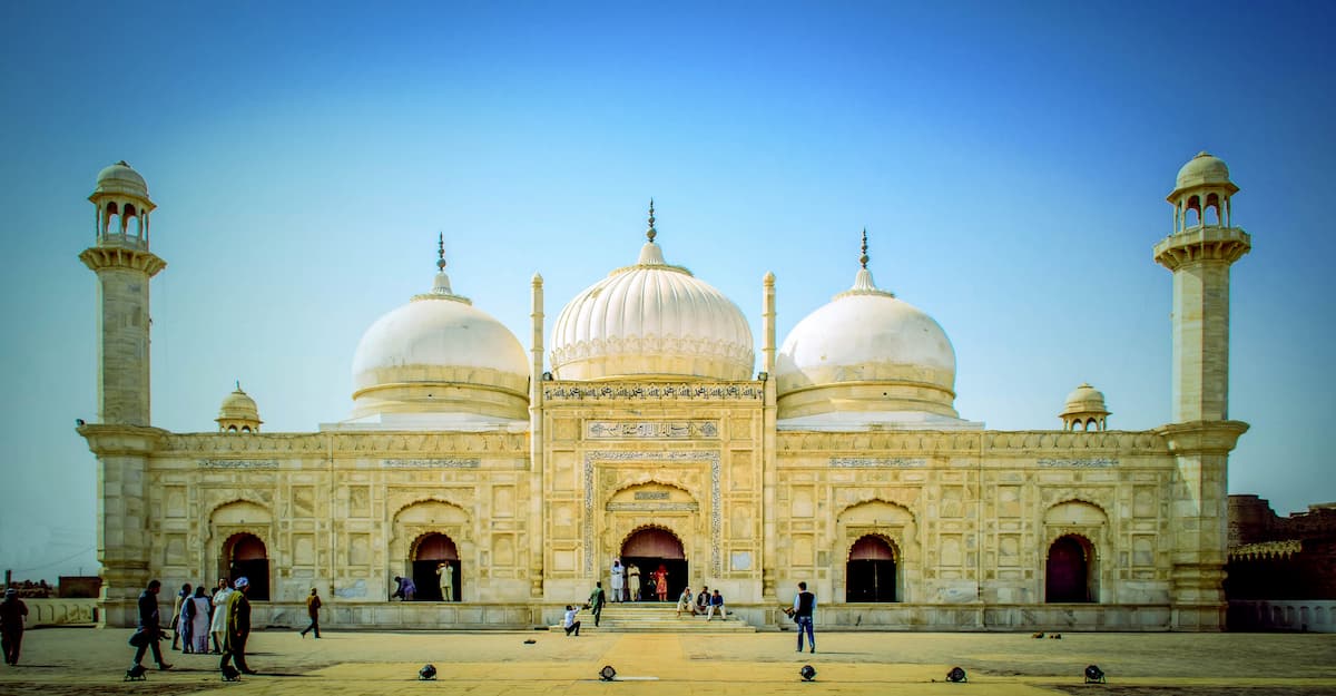 Abbasi Jamia Mosque Cholistan Bahawalpur - Pic credit WikiPedia