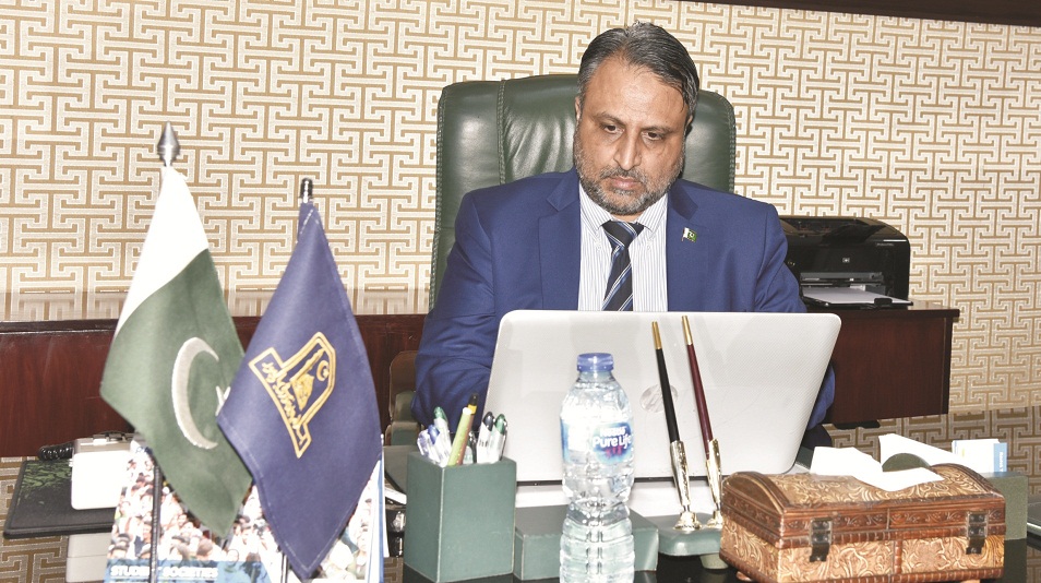 IUB Press Release (IUB VC signs Million Signature Campaign to Express Solidarity with Kashmiri People