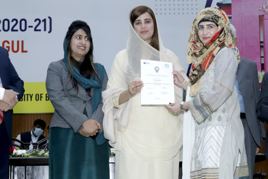 Federal Minister of State, Ms. Zartaj Gul Awards Pakistan Scottish Scholarships to 71 Female IUB Graduates