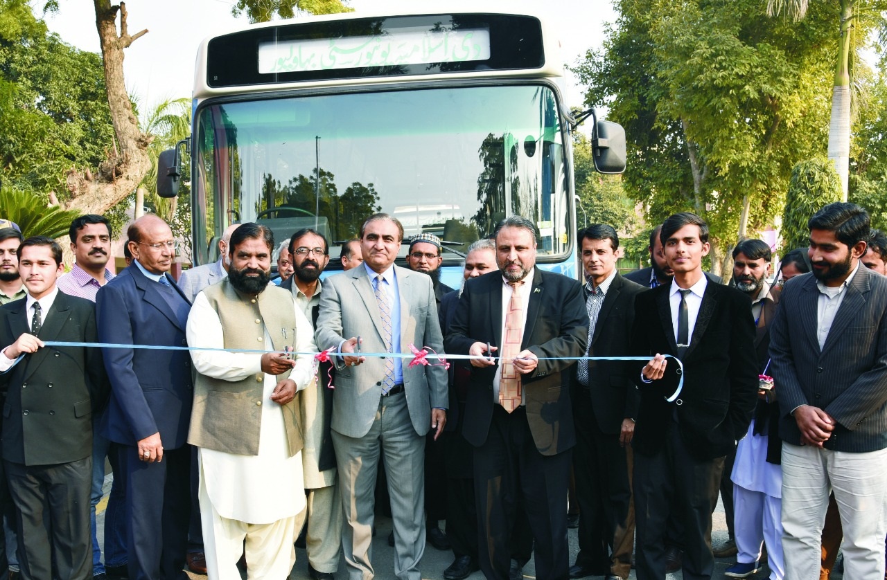 Worthy Vice Chancellor attends Iqbal Seminar in Karachi University